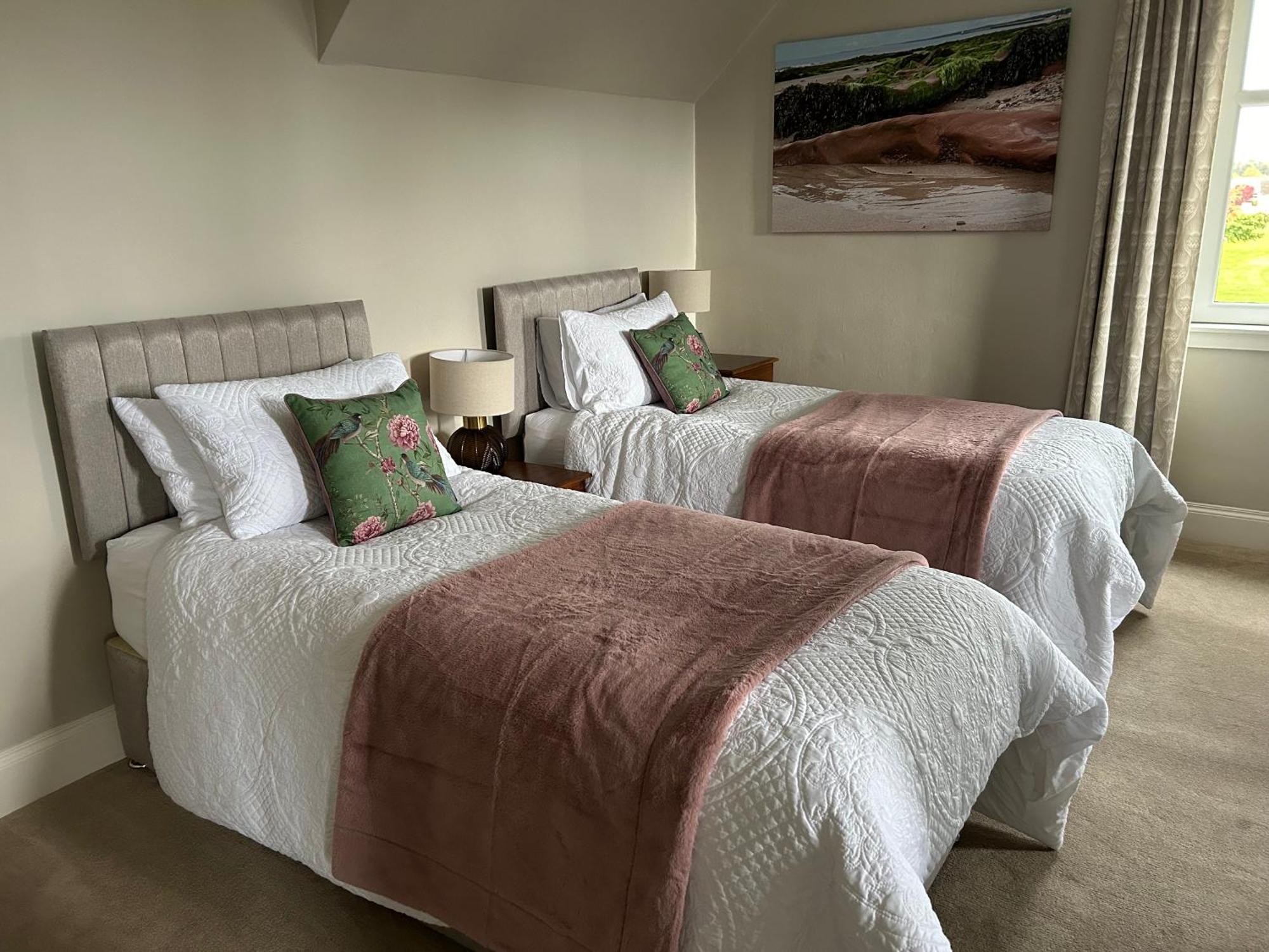 Glen Lyon Lodge Bed And Breakfast Nairn Dış mekan fotoğraf
